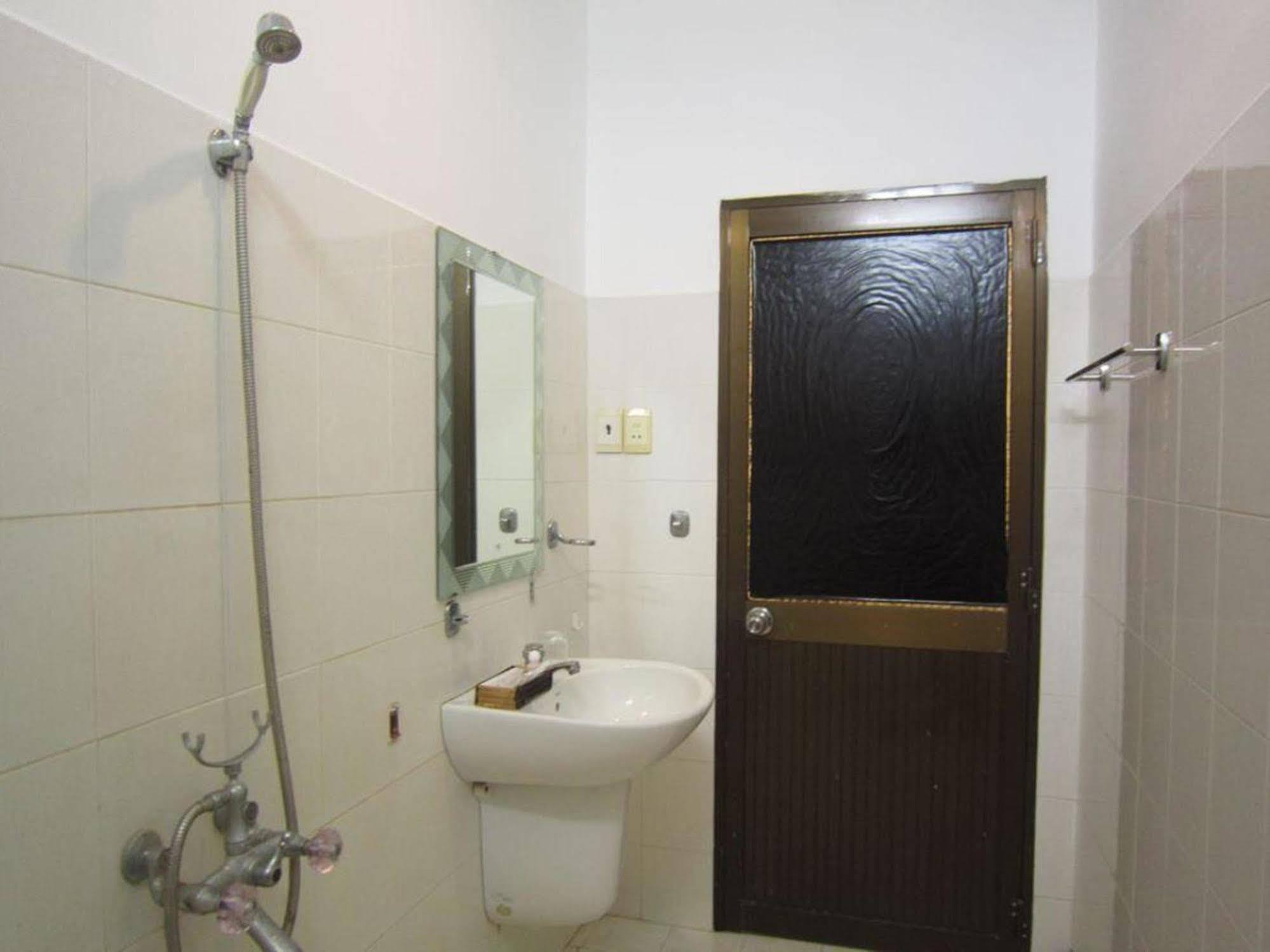 Reddoorz @ Pham Ngu Lao Street 3 Hotel Хошимин Екстериор снимка