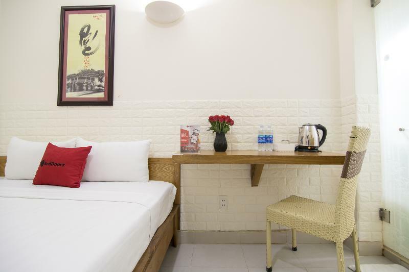 Reddoorz @ Pham Ngu Lao Street 3 Hotel Хошимин Екстериор снимка